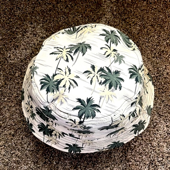 NWOT H&M Palm Tree Bucket Hat Size Large Unisex